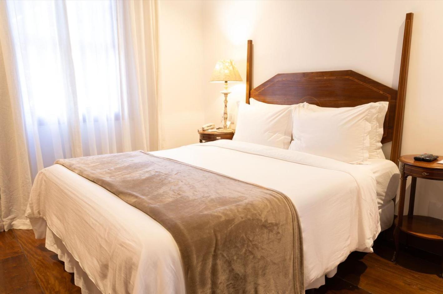 Hotel Solar Do Rosario 오루프레투 외부 사진 A bed